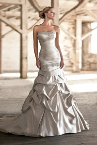 Designer Profile: Essense of Australia. Desktop Image
