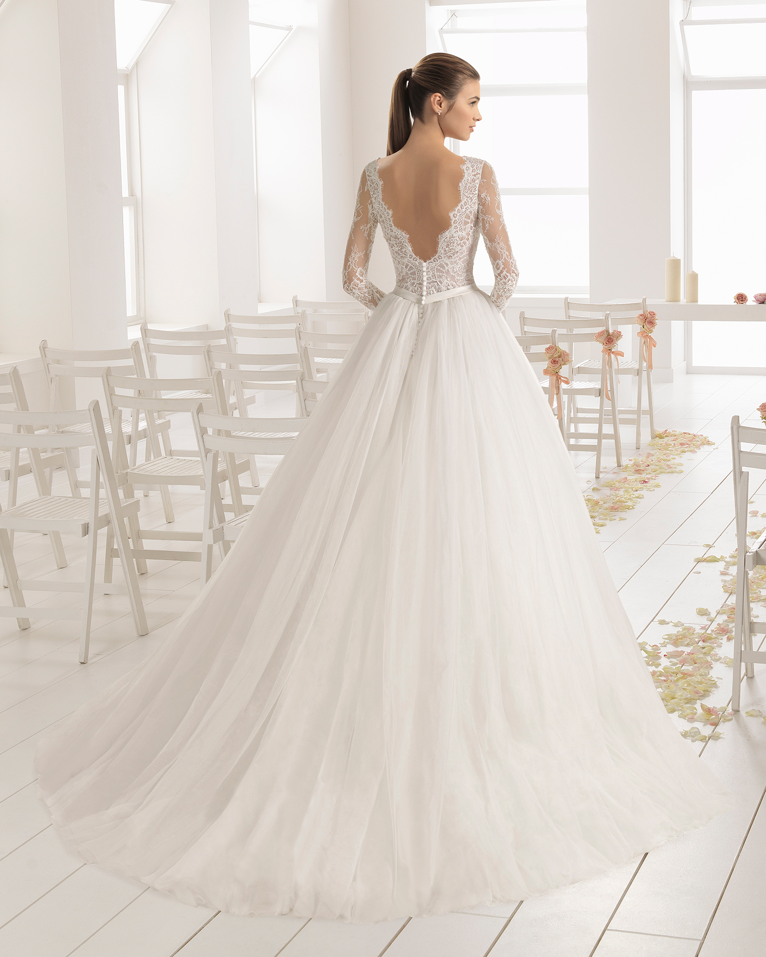 Wedding Dresses to Compliment Your Wedding Theme. Desktop Image