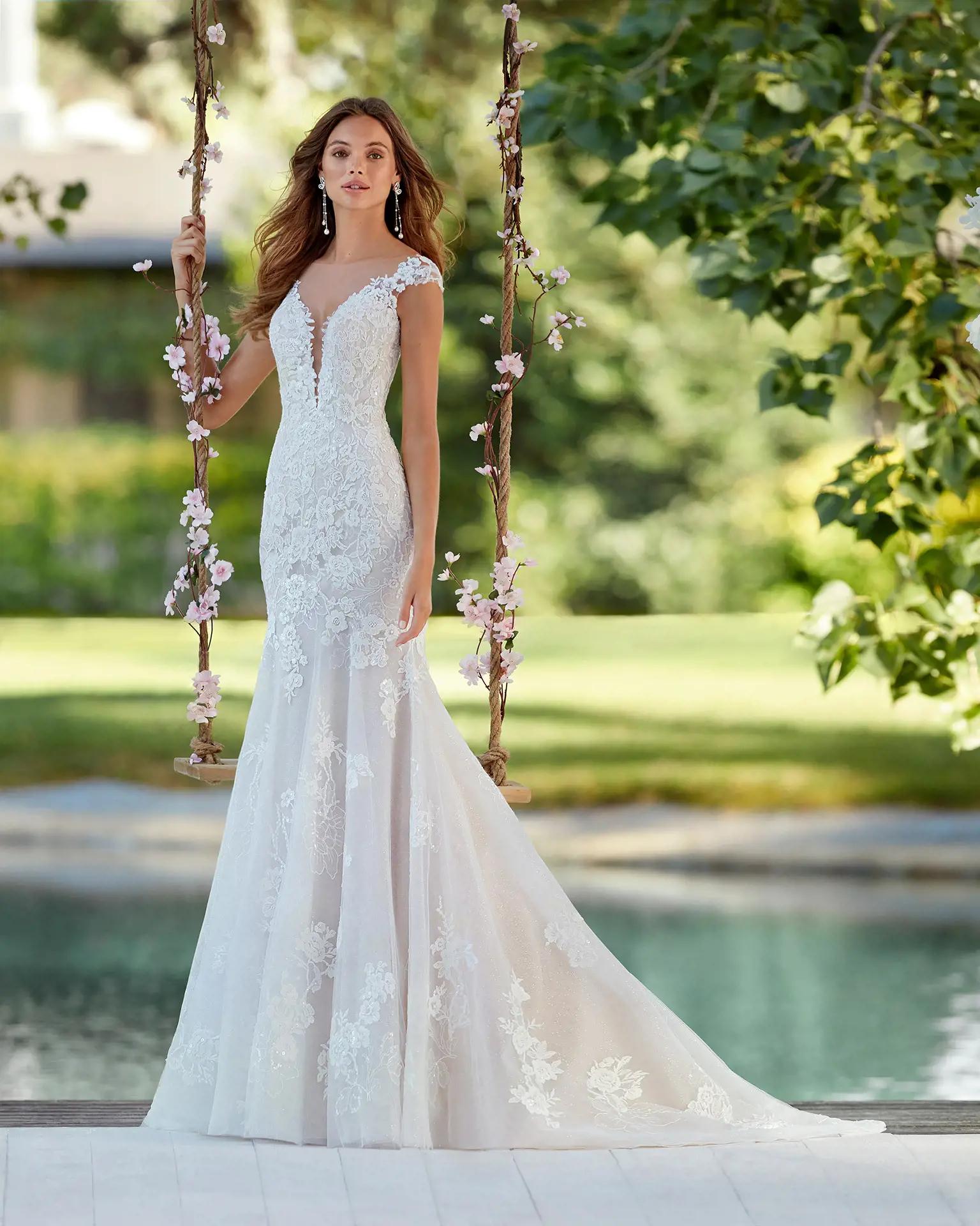 Setting a Budget for Your Dream Dress Image