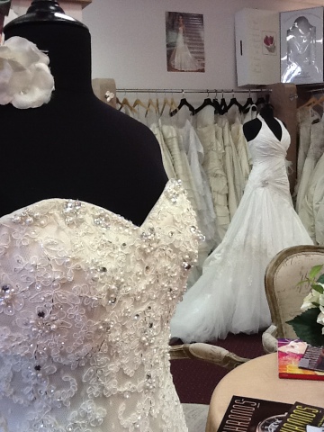 What is a Bridal Trunk Show. Desktop Image
