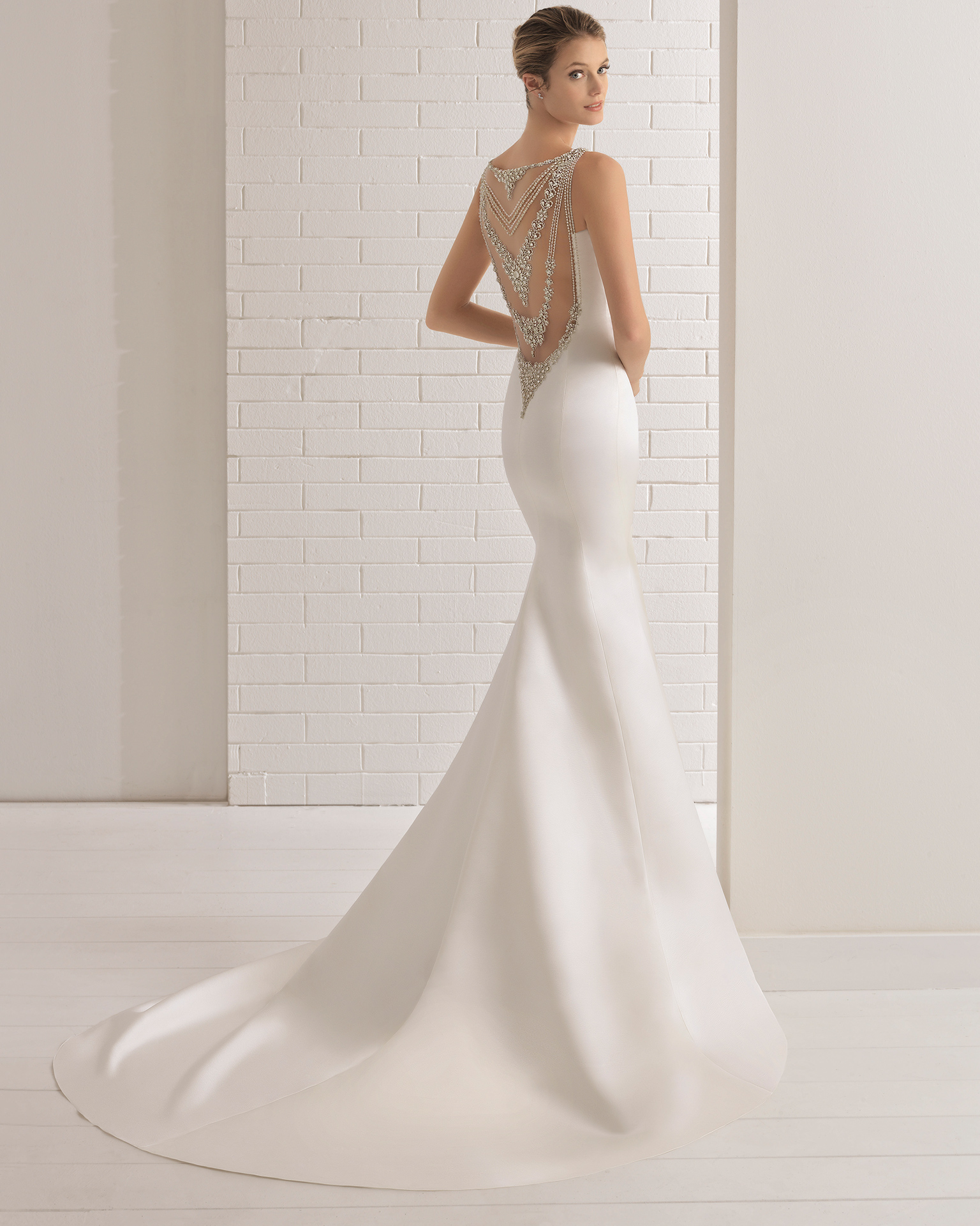 Get to Know Your Wedding Dress Fabrics. Desktop Image