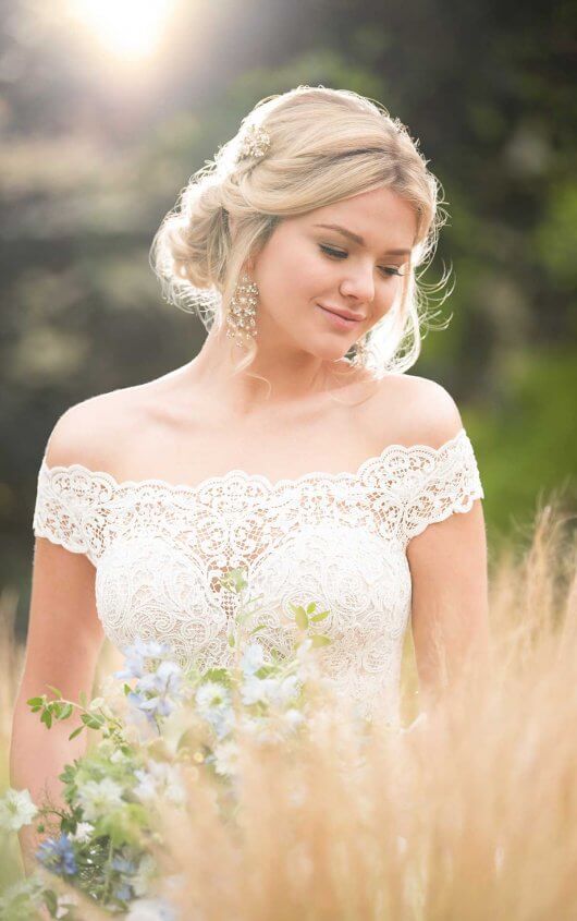 What Neckline Should You Choose For Your Wedding Dress?. Desktop Image